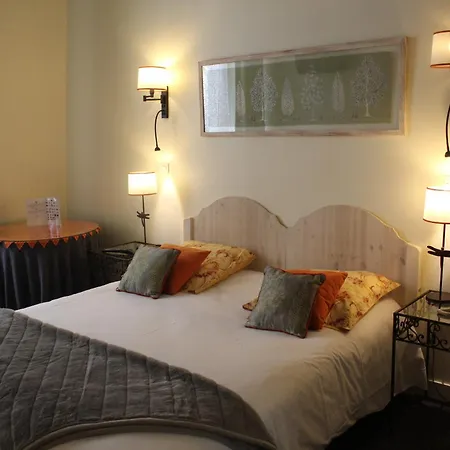 Hotel Du Dragon 2*
